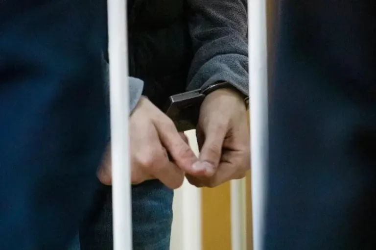 Четверых арестовали в Новосибирске по делу о вовлечении в проституцию