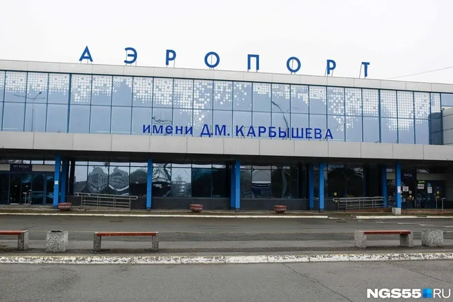 Два самолёта не смогли сесть в Омске и приземлились в Новосибирске