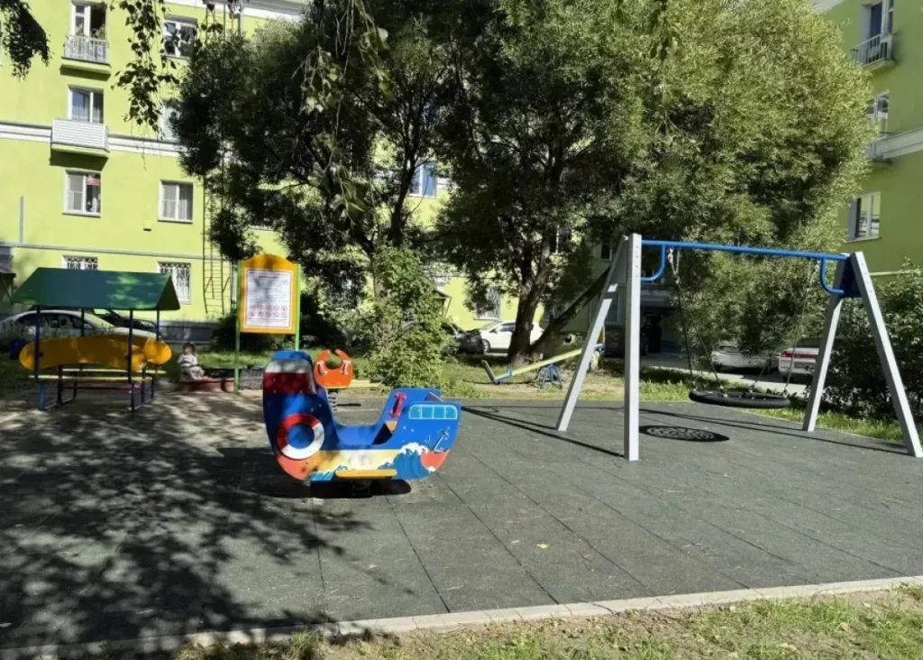 В Новосибирске благоустроили 93 двора и 50 детских площадок